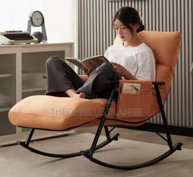 Comfortable Lazy Chair With Colorful Cushion · Photo 4
