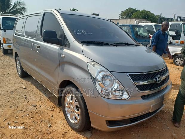 Hyundai Starex 2012 Grey