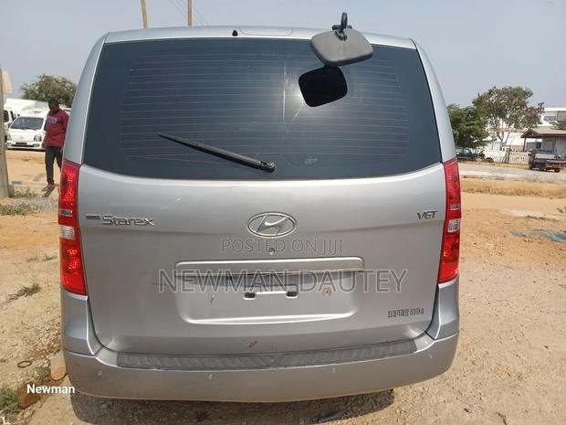 Hyundai Starex 2012 Grey
