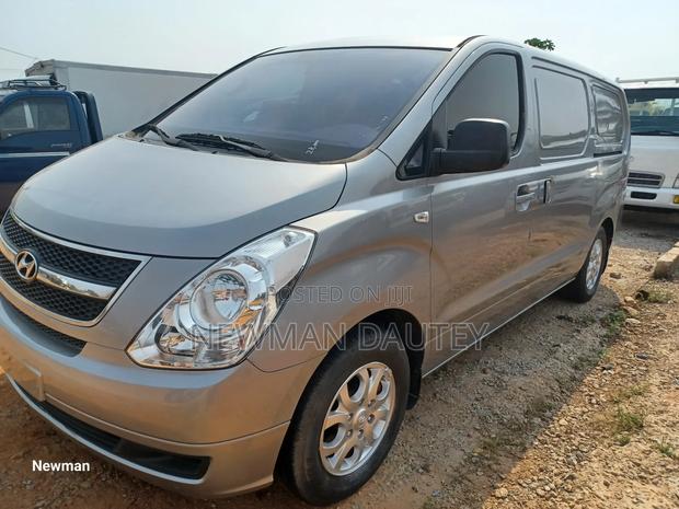 Hyundai Starex 2012 Grey