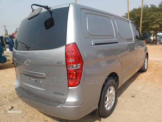 Hyundai Starex 2012 Grey
