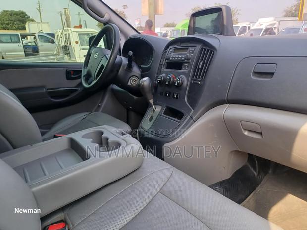 Hyundai Starex 2012 Grey