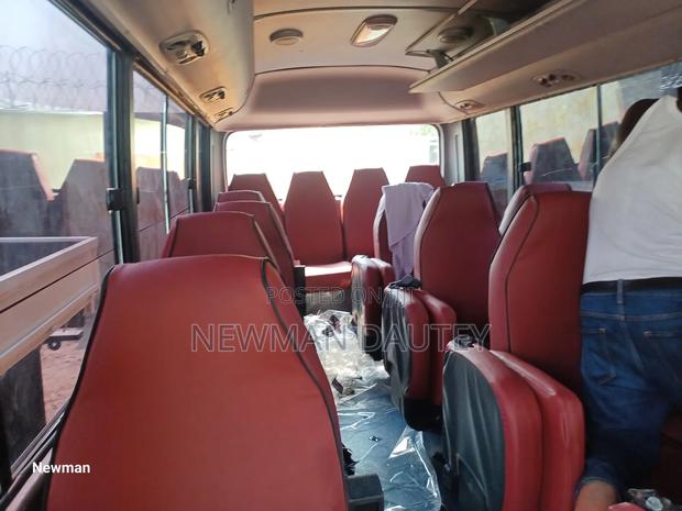 Hyundai County 2012 Yellow