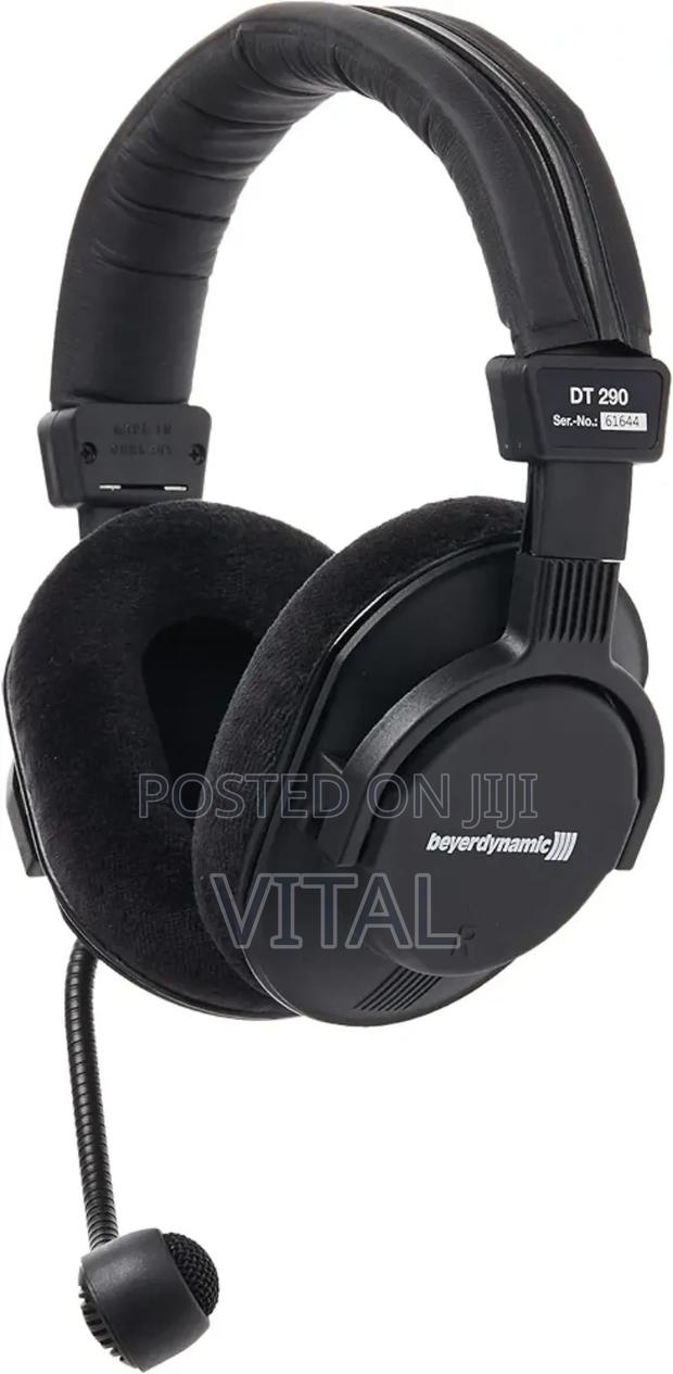 Broadcasting Headphones