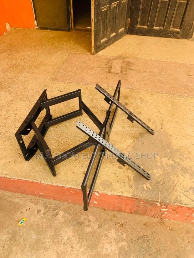 Find Your Perfect View: Adjustable TV Mount for 32-70" TVS · Photo 2