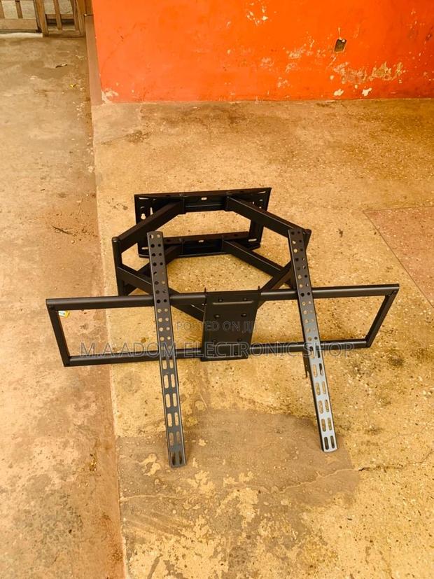 Customized Viewing: Adjustable TV Mount for 32”-70” TVS · Photo 2