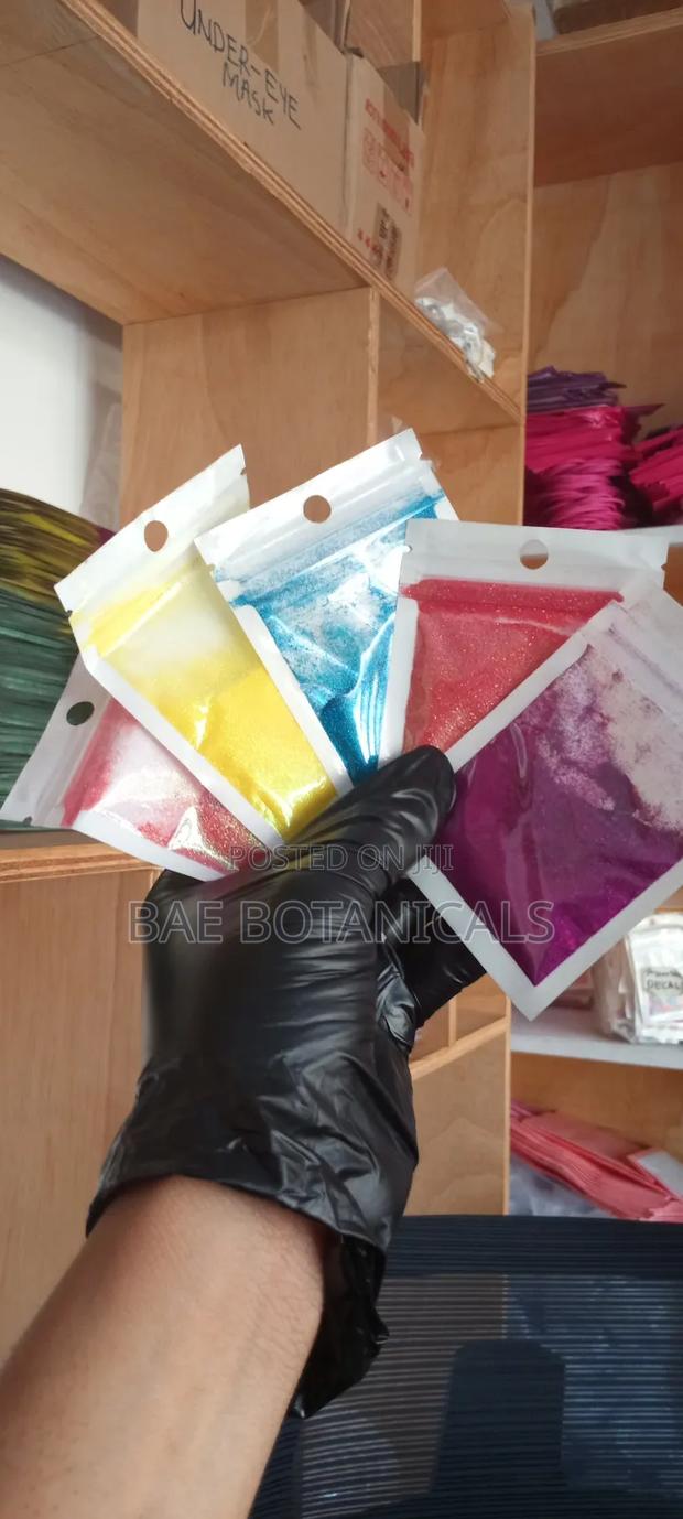 Glitter Powder (Different Colors Available) · Photo 3