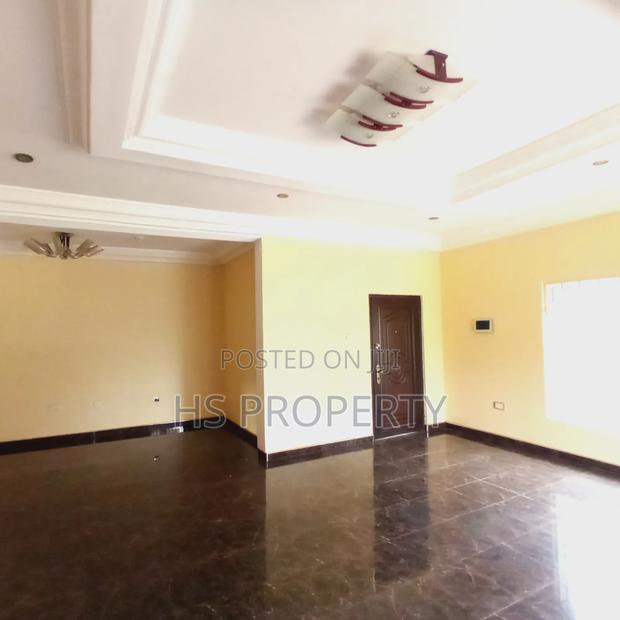 4bdrm House in Airport Residential Area for rent photo 4