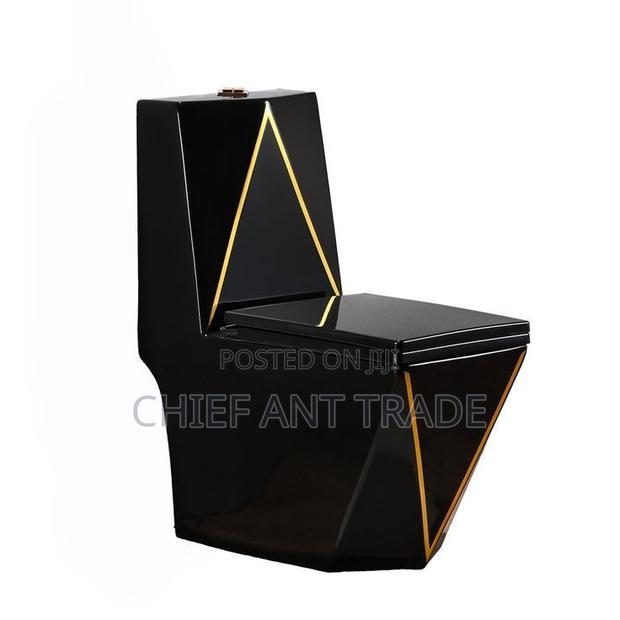 Gold Jilt Wc. Black and Gold Toilet Seat. 902 · Photo 3