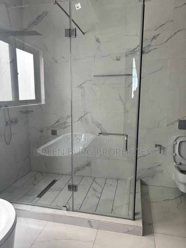 5bdrm House in East Legon for rent photo 5