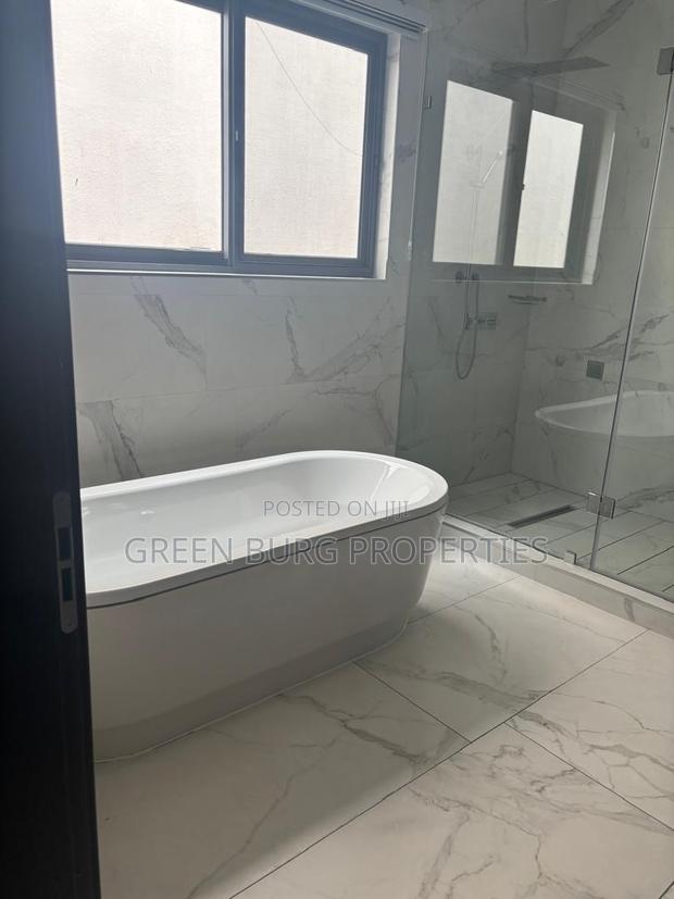 5bdrm House in East Legon for rent photo 9