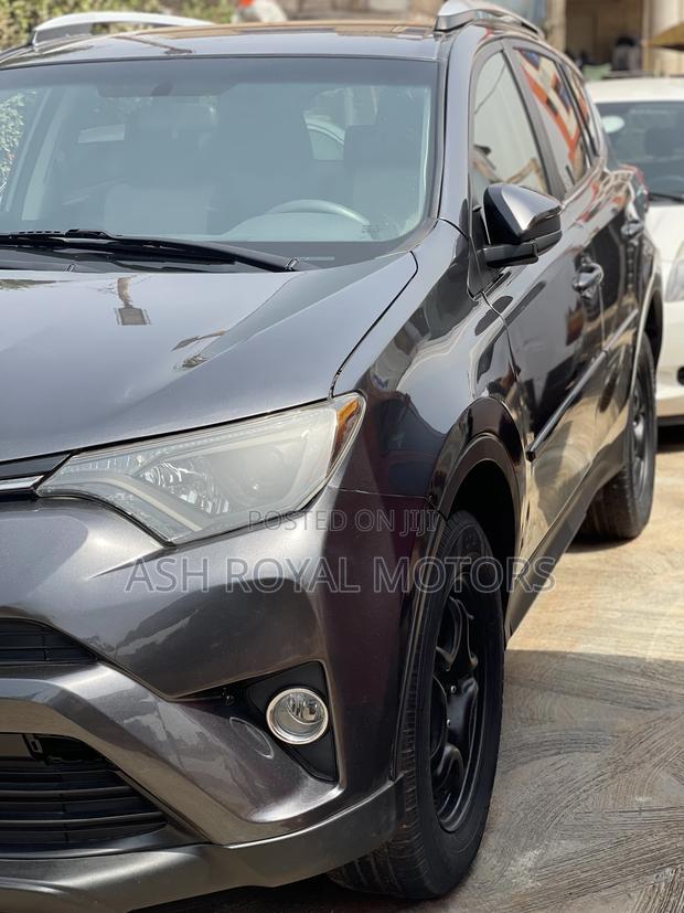 Toyota RAV4 LE 4dr SUV AWD (2.5L 4cyl 6A) 2015 Gray