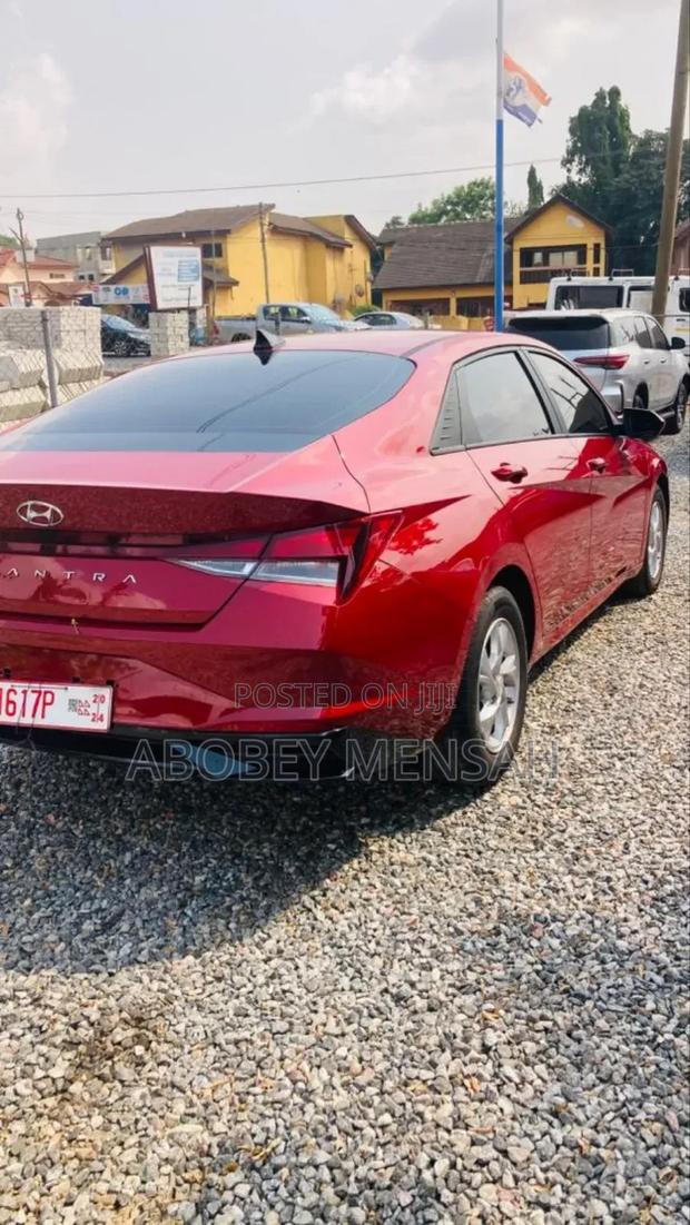 Hyundai Elantra SE 2021 Red