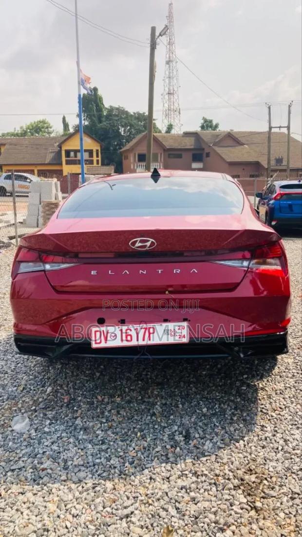 Hyundai Elantra SE 2021 Red