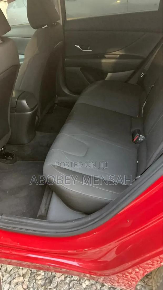 Hyundai Elantra SE 2021 Red