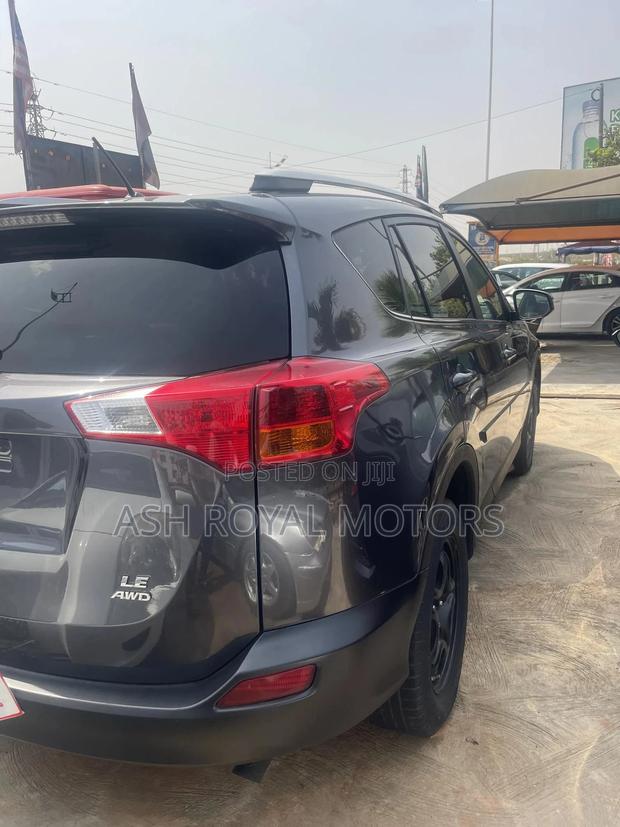 Toyota RAV4 LE 4dr SUV AWD (2.5L 4cyl 6A) 2015 Gray