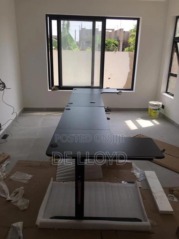 L Shaped Table With RGB photo 3