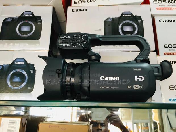 Canon XA25: Professional-Level Video Capture · Photo 2
