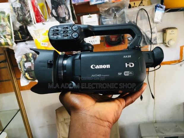 Canon XA25 Compact Power for Professional Results · Photo 2