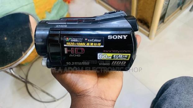 Quality Yet Affordable Sony Xr12 60GB Video Camera · Photo 2