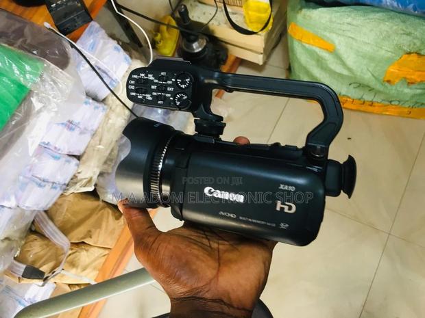Canon XA10: Your Compact, Powerful Storytelling Partner · Photo 2