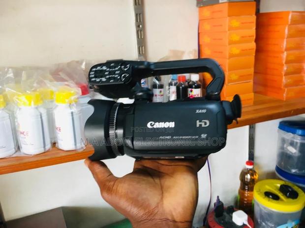 Canon XA10: The Compact Professional's Choice · Photo 2