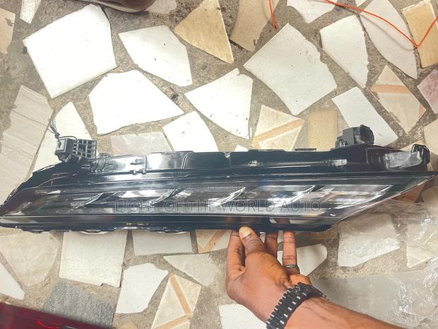 Outlander 2024 Top Headlight Left Side