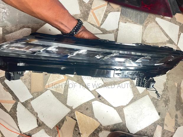 Outlander 2024 Top Headlight Left Side