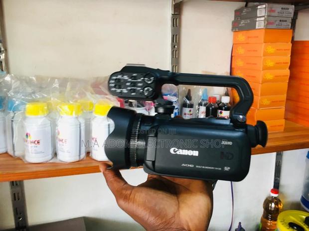Canon XA10: Compact. Powerful. Cinematic. · Photo 2