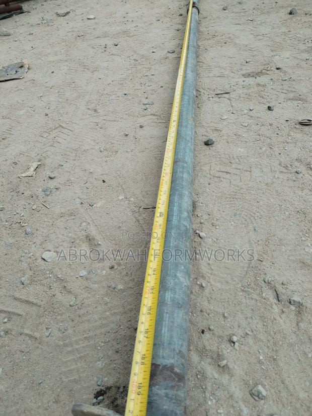 Metal Pipes/Acrojacks/Props/Jacks photo 2