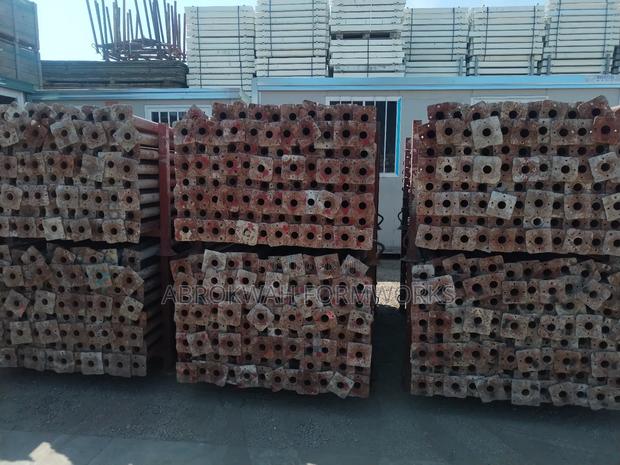 Metal Pipes/Acrojacks/Props/Jacks photo 3