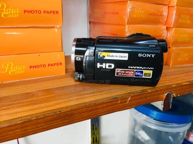 Sony HDR-XR550: Capture Life's Adventures in Full HD · Photo 2