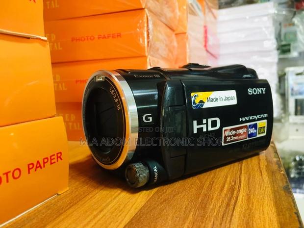 Sony HDR-XR550: Capture More, Worry Less · Photo 2