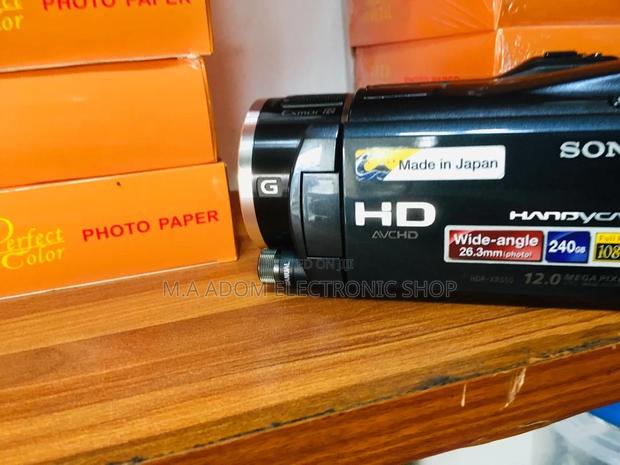 Sony HDR-XR550 Camera:Your High-Definition Memory Maker · Photo 2