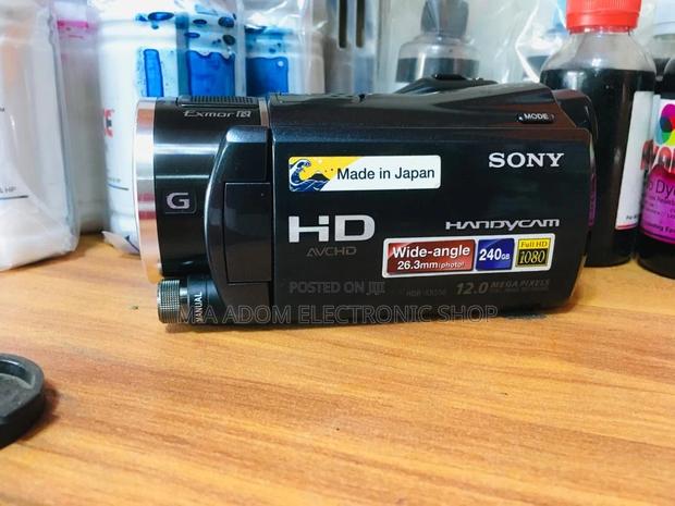 Sony HDR-XR550: Your 1080p HD Memory Maker · Photo 2