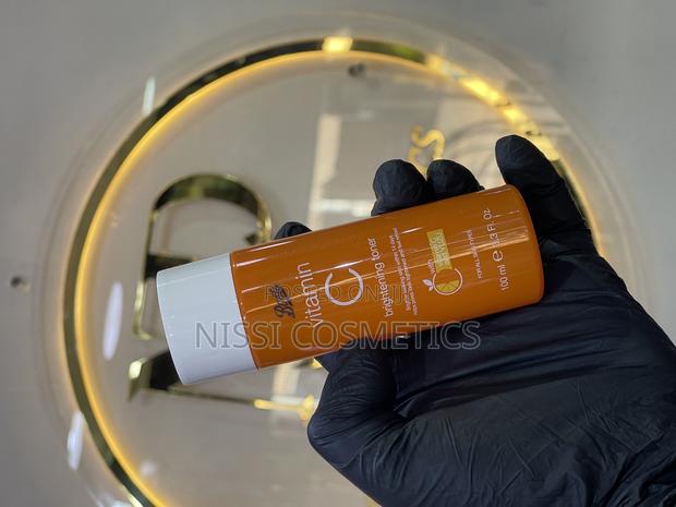 Boots Vitamin C Toner · Photo 2