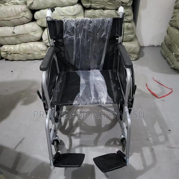 Original German Standard Wheelchair · Photo 4