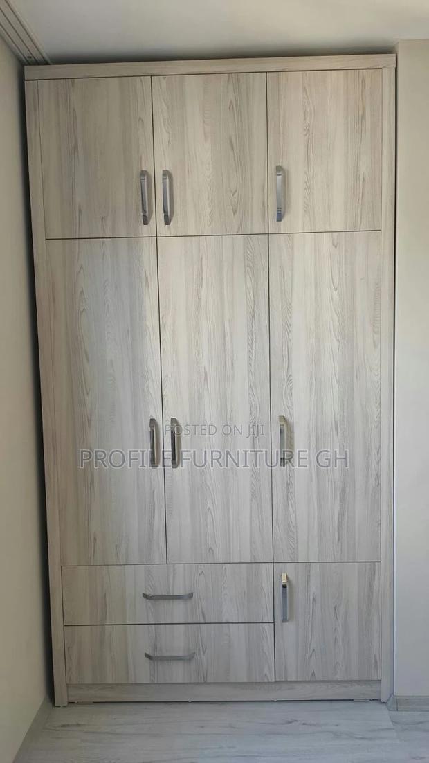 Foreign Wood MBF Wall Wardrobe · Photo 2