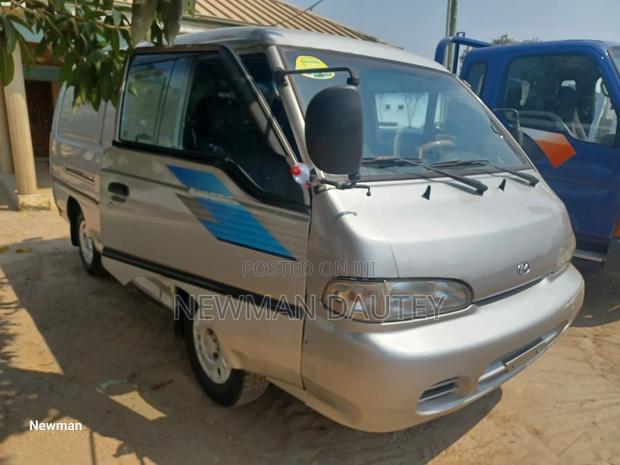 Hyundai H1 1990 Grey