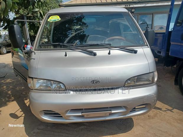 Hyundai H1 1990 Grey