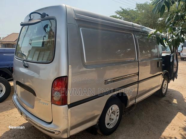 Hyundai H1 1990 Grey