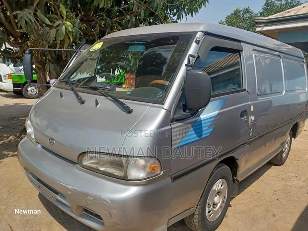 Hyundai H1 1990 Grey