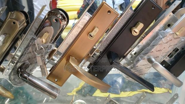 Quality Wooden Door Locks. Different Colors · Photo 3