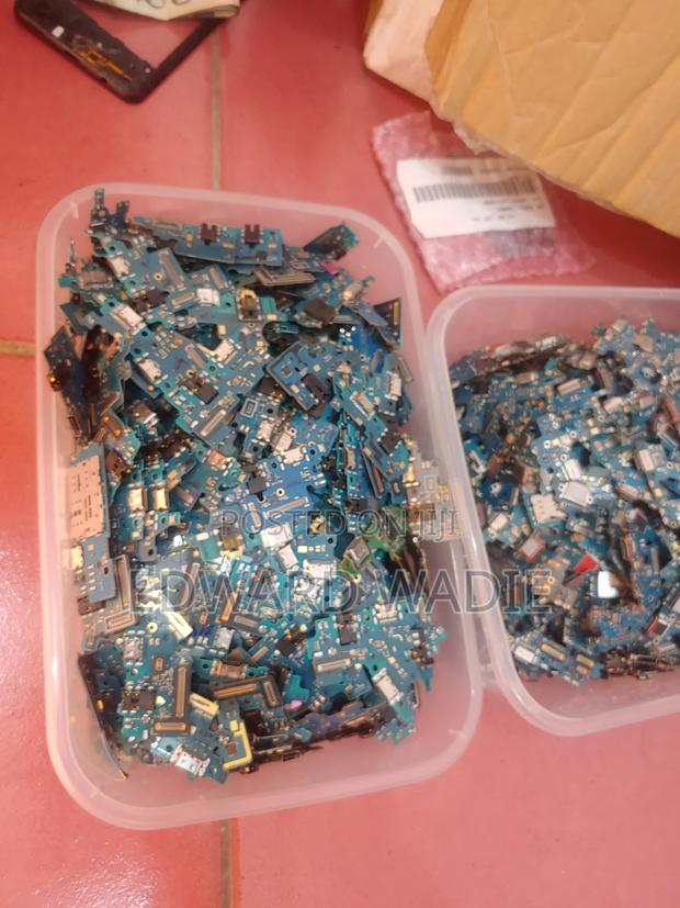 Phone Motherboard photo 2