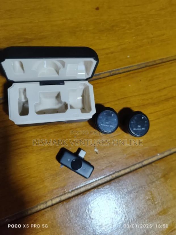 Dual Wireless Lavalier Mic With Led Display Noise Reduction photo 6