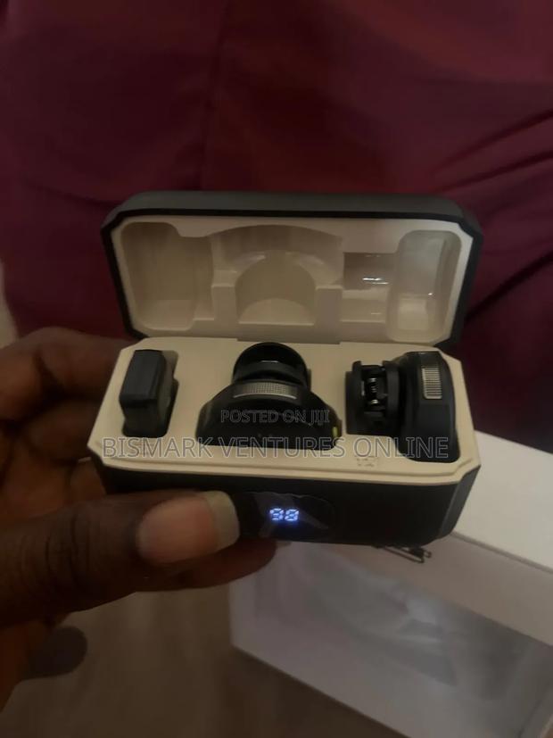 Dual Wireless Lavalier Mic With Led Display Noise Reduction photo 8