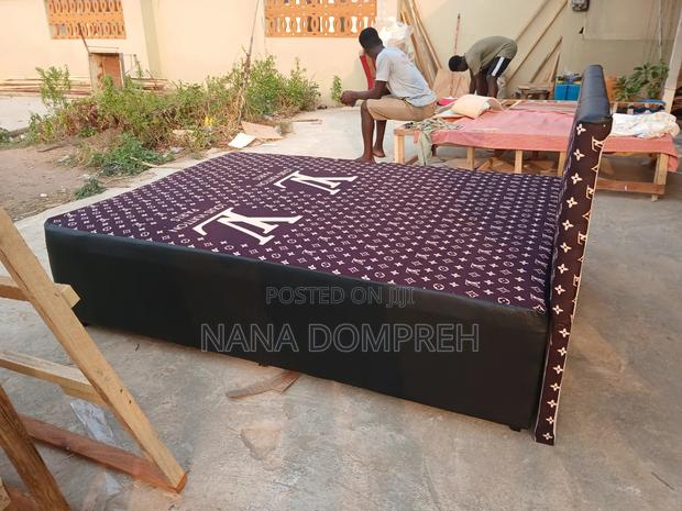 Brown Inbuilt Double Bed photo 3