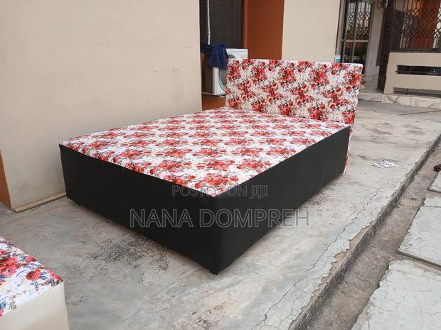 Very Neat Inbuilt Double Bed photo 2