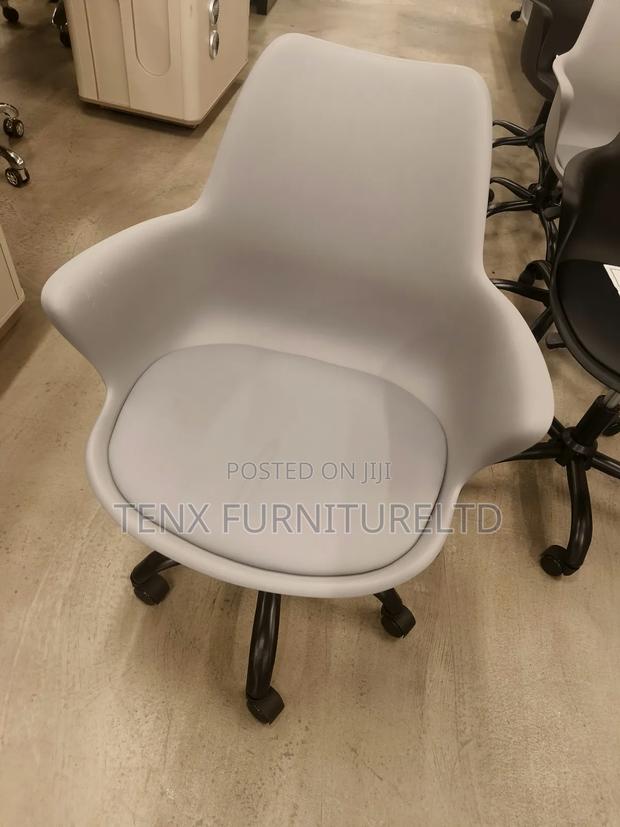 Office Chair (360* Swivel) Gray · Photo 3