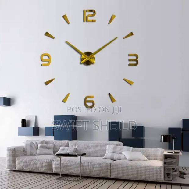 3d Wall Clocck 47 Inch Diameter · Photo 2